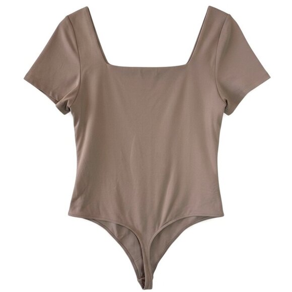 Babaton Contour Squareneck Short Sleeve Bodysuit in Tan Size XL - Picture 3 of 6